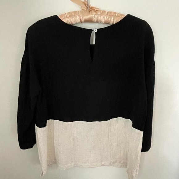 Mo:Vint Black and White Top - Picture 2 of 5